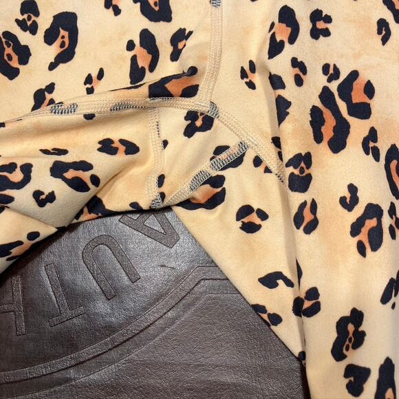 Fabletics Pump Two Piece Set Desert Leopard Womens Small New Active Athleisure - Picture 4 of 16